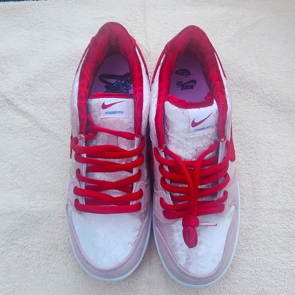 NIKE SB STRANGELOVE SNEAKERS